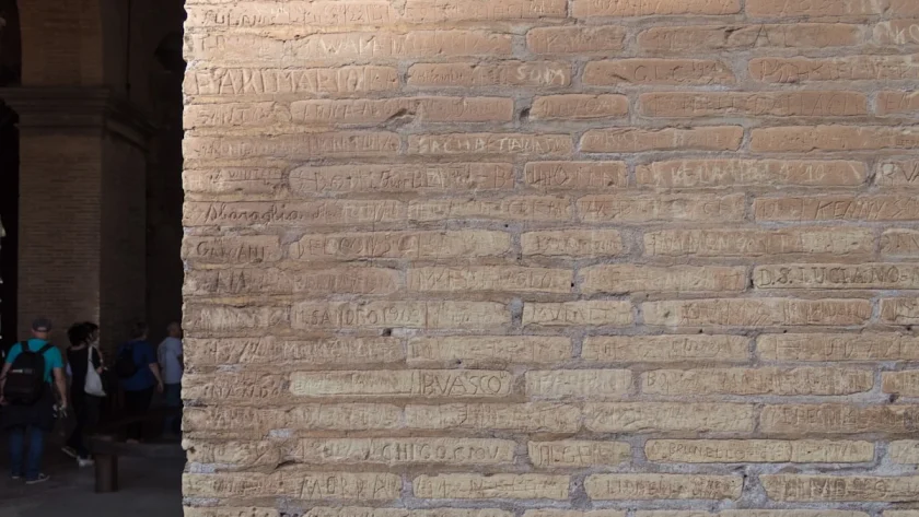 Dinding Batu Paras Jogja: Estetika dan Keberlanjutan dalam Desain Interior