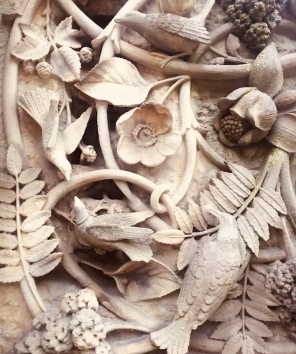 Menakjubkan! Motif Relief Batu Alam yang Menginspirasi Desain Interior Anda