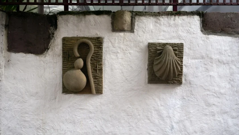 Keindahan dan Kegunaan Batu Alam 30x30 untuk Dekorasi Rumah