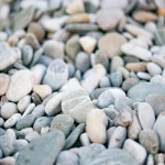 Keindahan Batu Alam Pipih: Pilihan Tepat untuk Desain Interior Anda