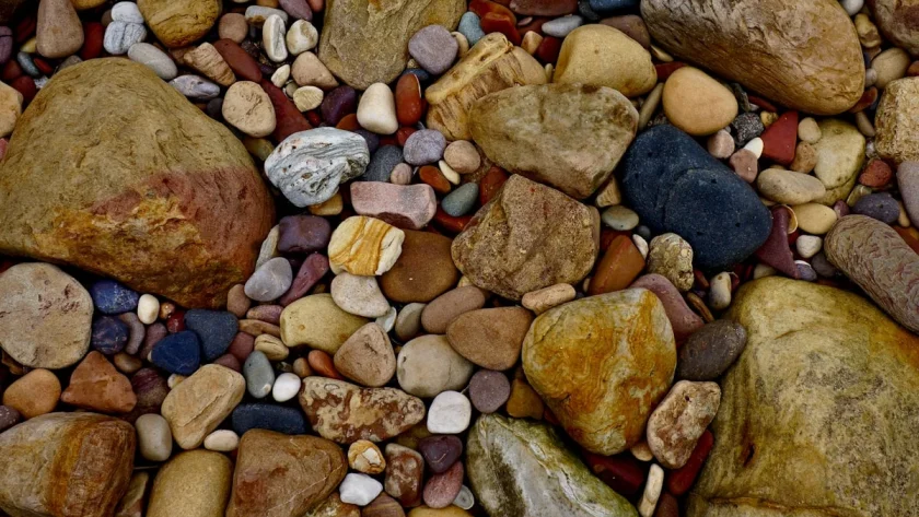 Keindahan dan Kelebihan Lisplang Batu Alam untuk Hunian Anda