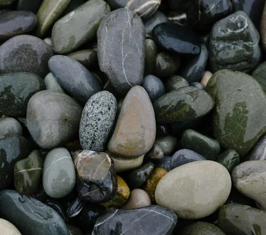 Menciptakan Keindahan dengan Susunan Batu Alam yang Menawan