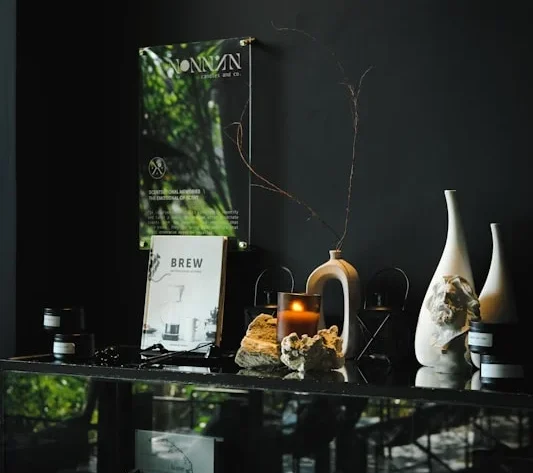 Teras Minimalis Batu Alam: Desain Elegan untuk Hunian Modern