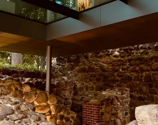 Mewahnya Batu Alam: Pilihan Terbaik untuk Interior dan Eksterior